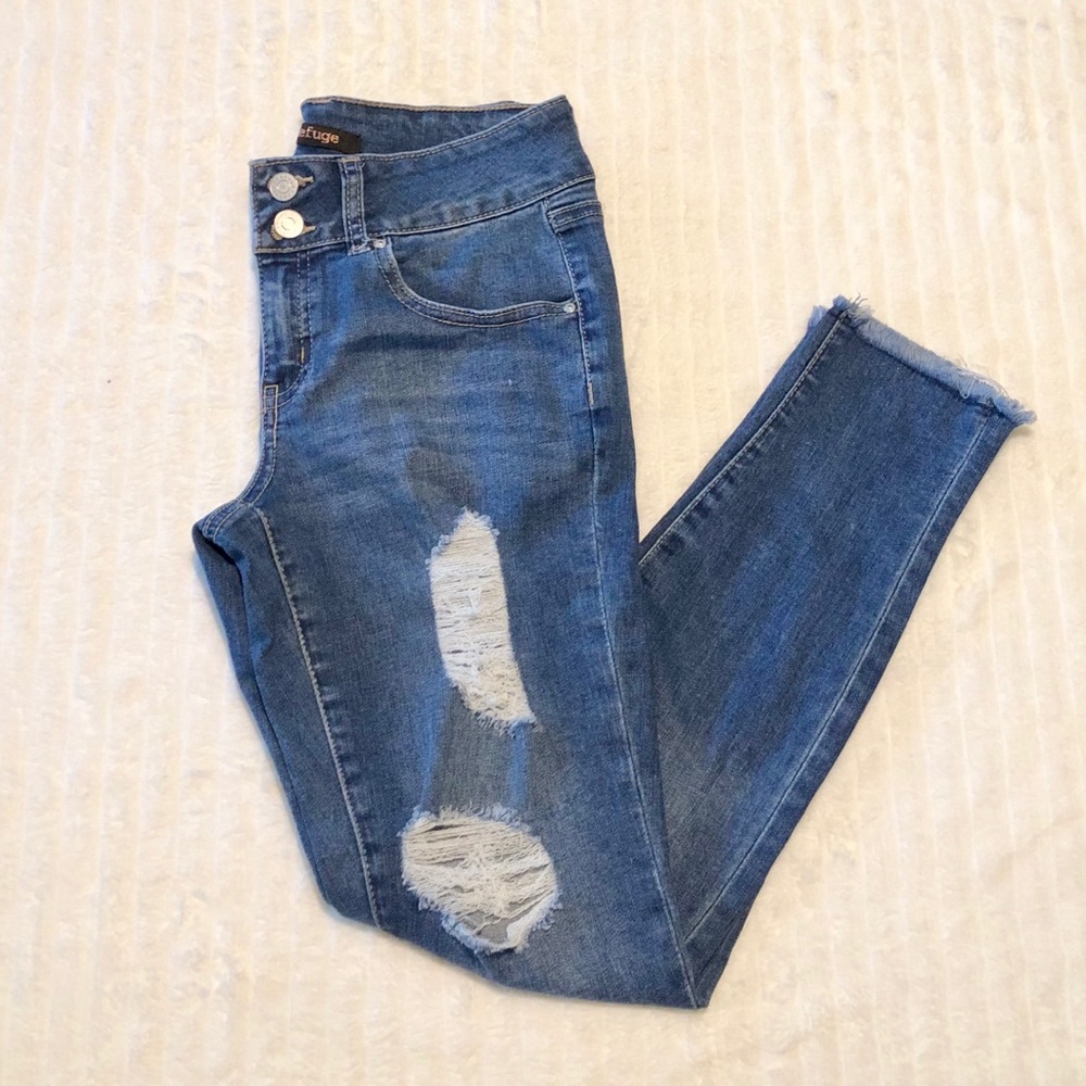 🚫SOLD🚫Refuge Ripped Skinny Jeans